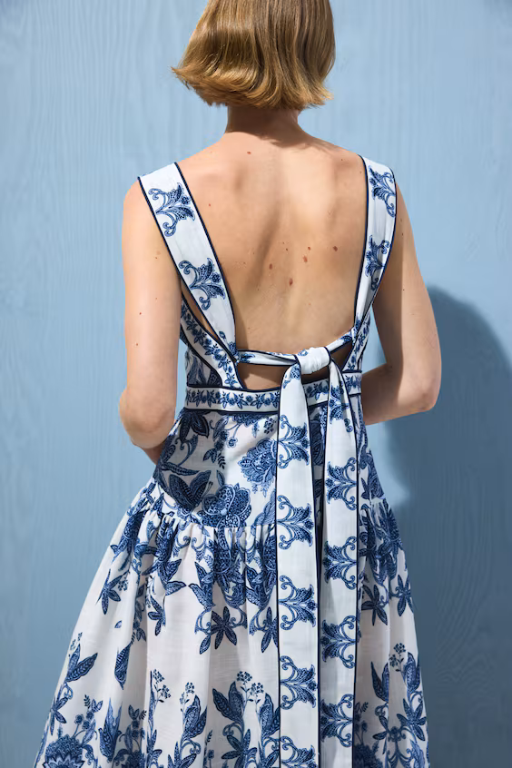 Платье с деталями из ленты