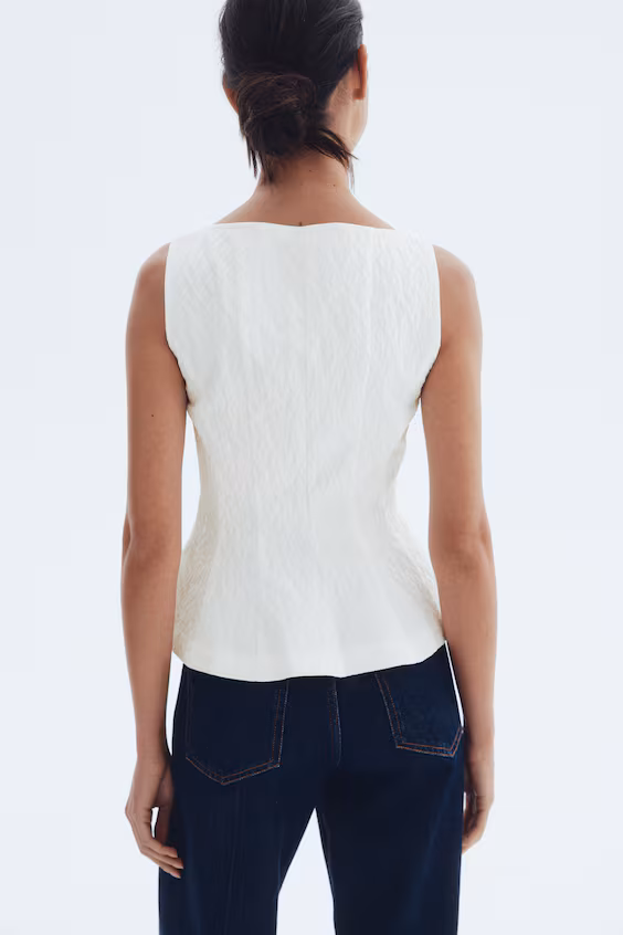 Топ с баской