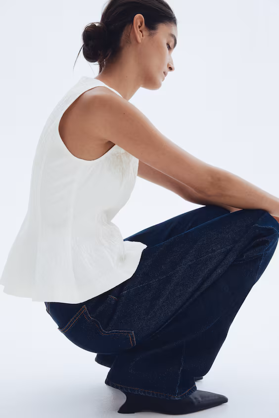 Топ с баской