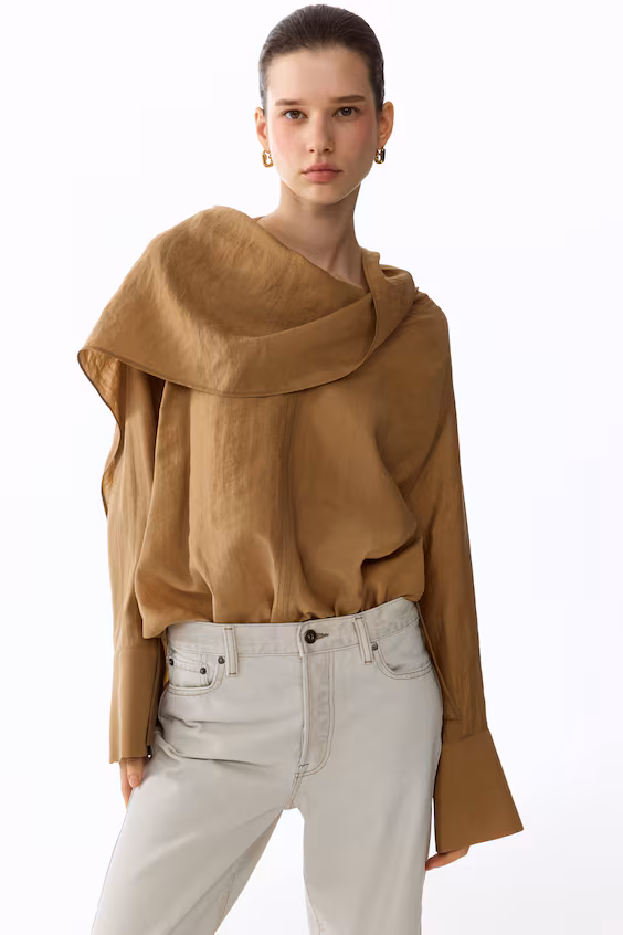 Блузка с воротником-шарфом