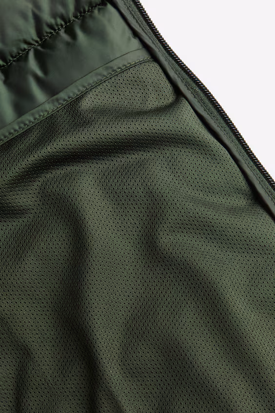 Куртка-бомбер из легкой ткани