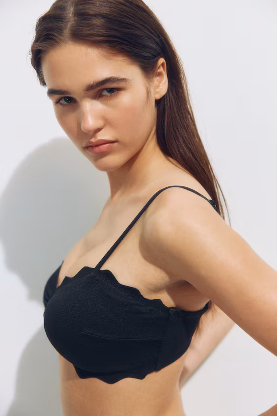 Топ бикини с упругими чашечками