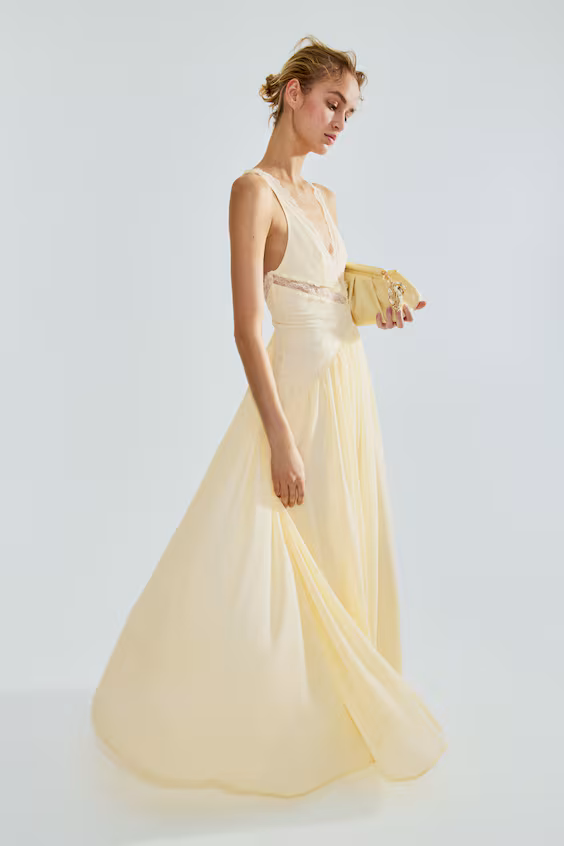 Платье из шифона с вставками из кружева