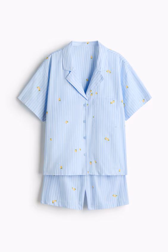 Пижама с рубашкой и шортами