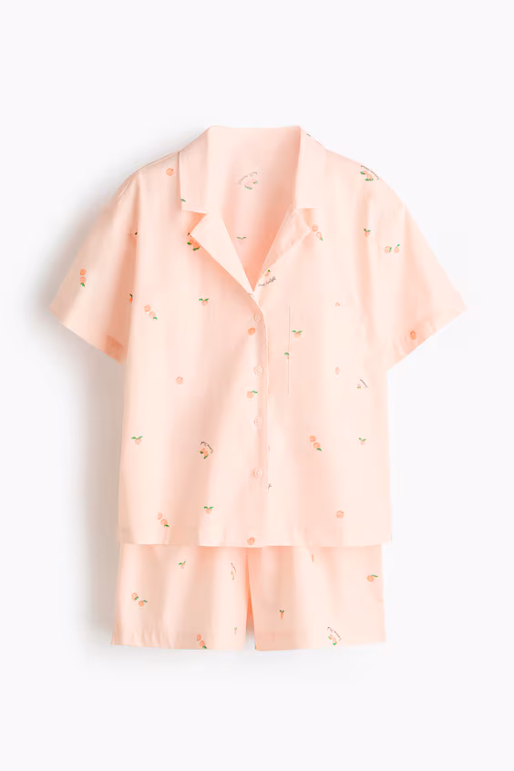 Пижама с рубашкой и шортами