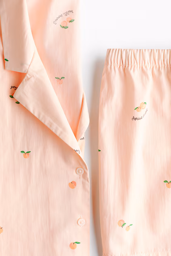 Пижама с рубашкой и шортами