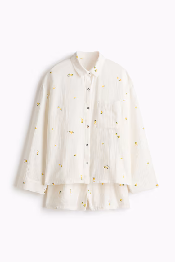 Пижама с рубашкой и шортами