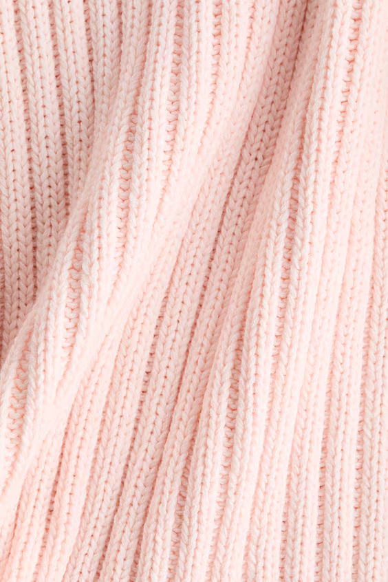 Свитер из рубчикового трикотажа