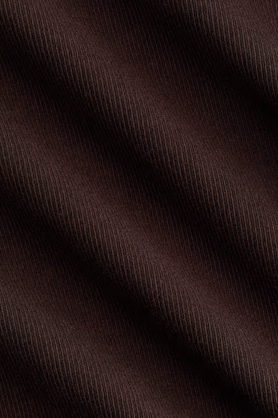 Свитер в рубчик с кружевными вставками