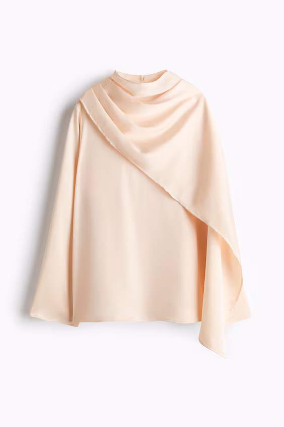 Блузка из атласа с шарфом