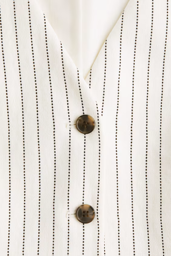 Короткий жилет