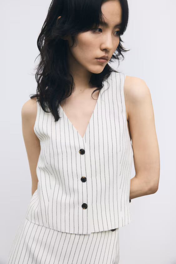 Короткий жилет