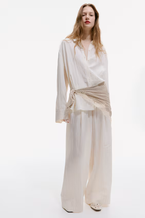 Треугольный платок с кружевом