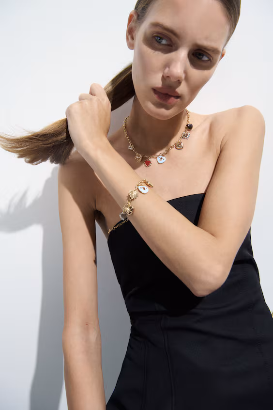 Браслет с подвесками