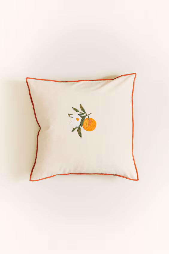 Чехол на подушку из хлопка с вышитым узором