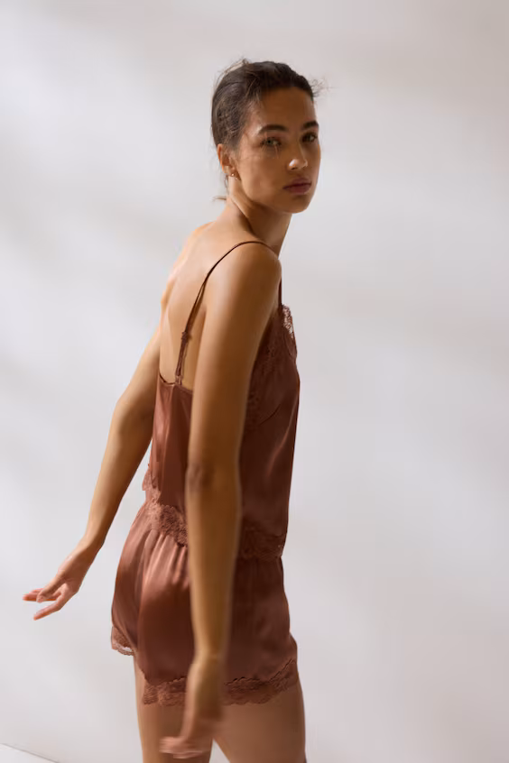 Пижама из атласа с кружевом