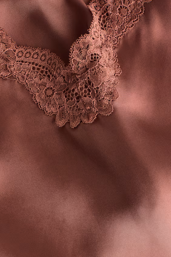 Пижама из атласа с кружевом