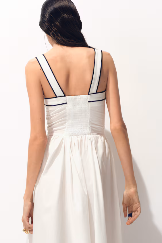 Платье из хлопка с расклешённой юбкой