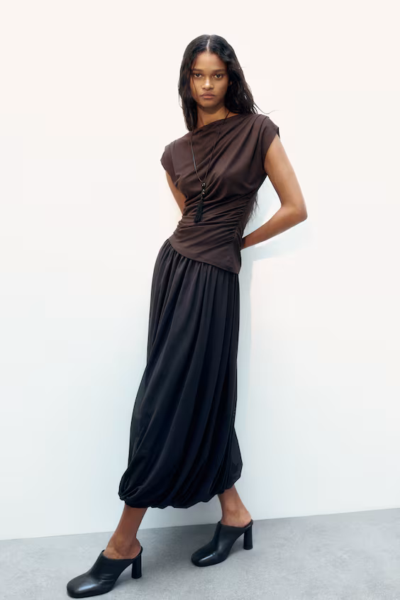 Свитер с драпировкой с лодочкой