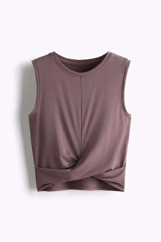 Топ для занятий спортом slim fit с изогнутым деталем