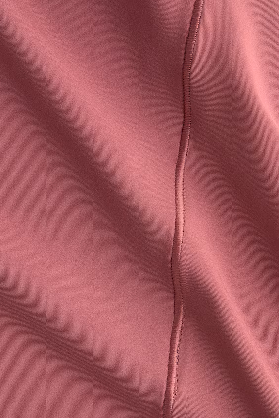 Топ для спорта с технологией drymove™