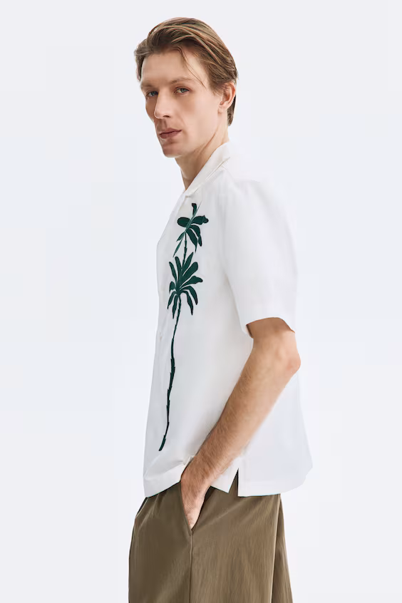 Рубашка курортного стиля с вышитым узором relaxed fit