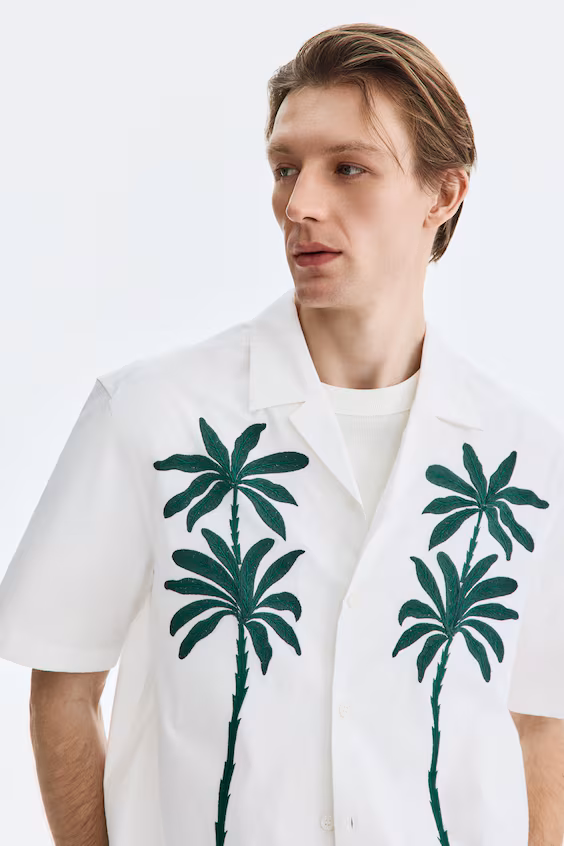 Рубашка курортного стиля с вышитым узором relaxed fit