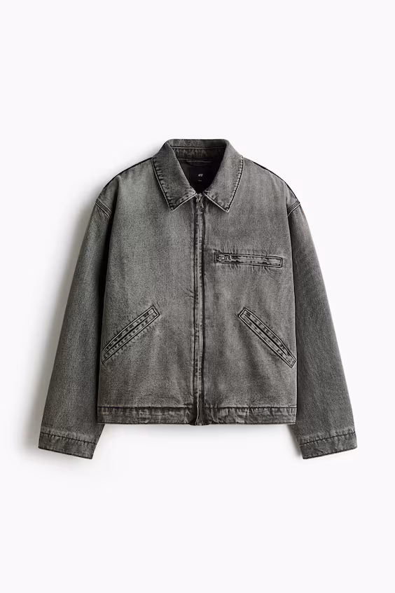 Джинсовая куртка в стиле oversized