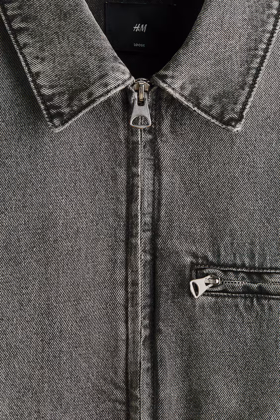 Джинсовая куртка в стиле oversized