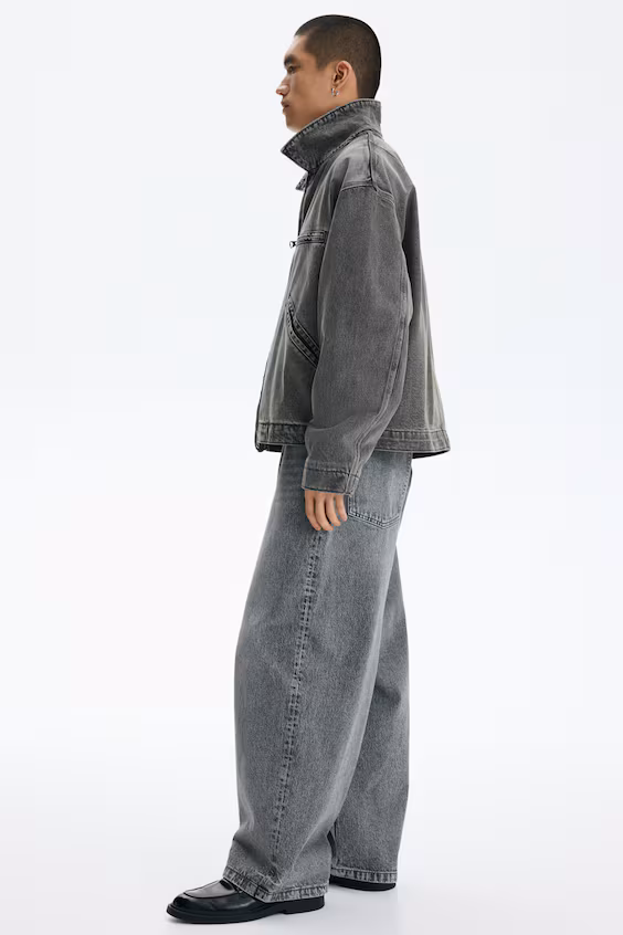 Джинсовая куртка в стиле oversized