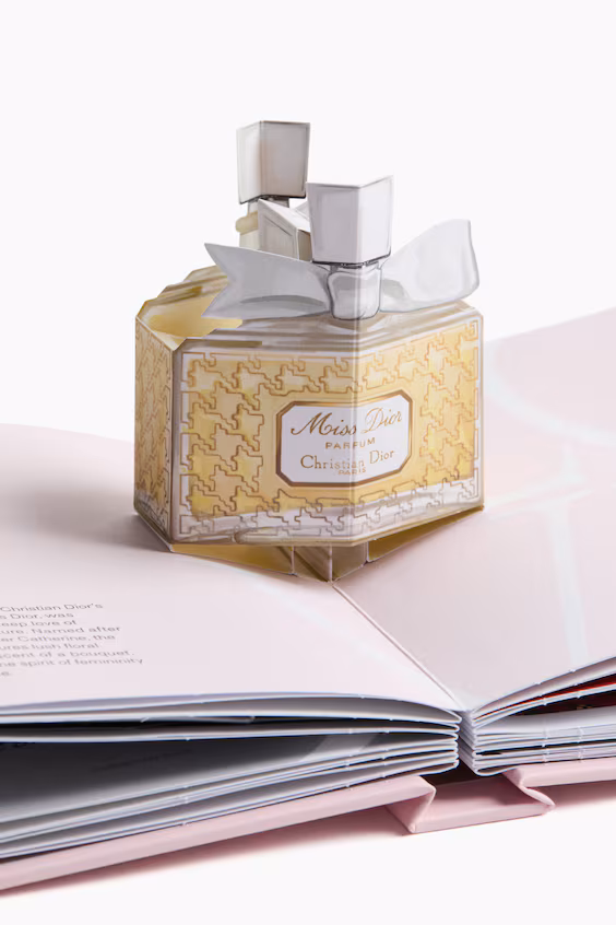 Fashion unfolded: pop-up dior