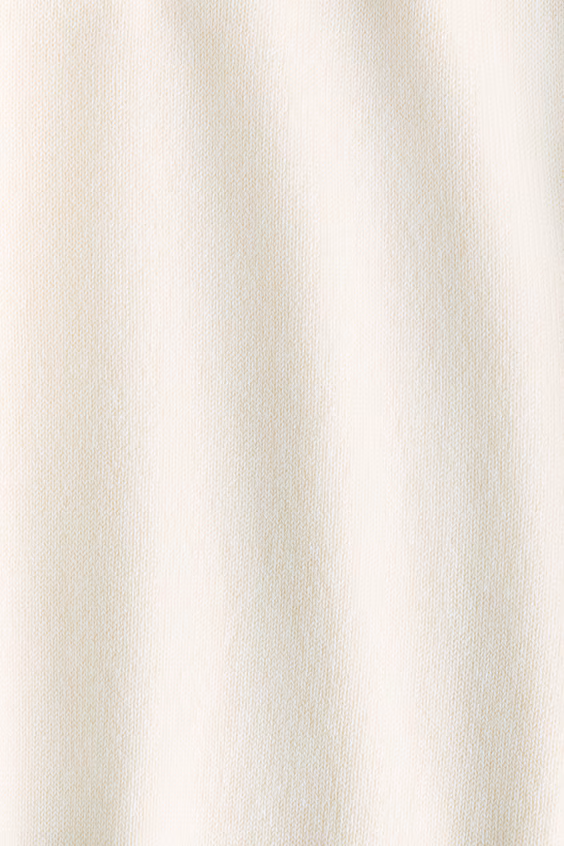 Свитер из тонкой ткани