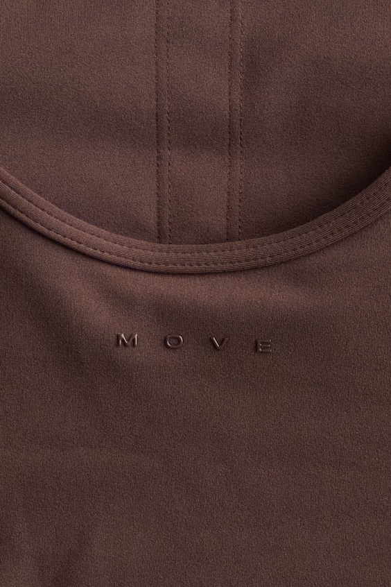 Спортивный топ на бретелях с технологией softmove™