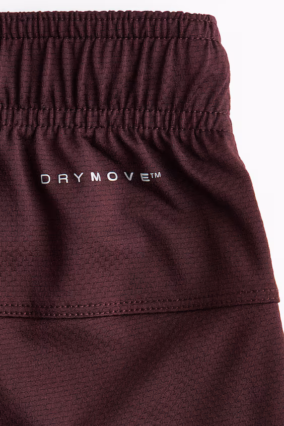 Спортивные шорты с технологией drymove™