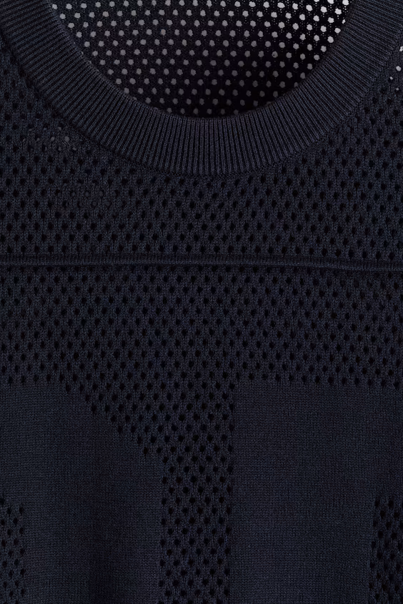 Футболка свободного кроя из открытой ткани relaxed fit