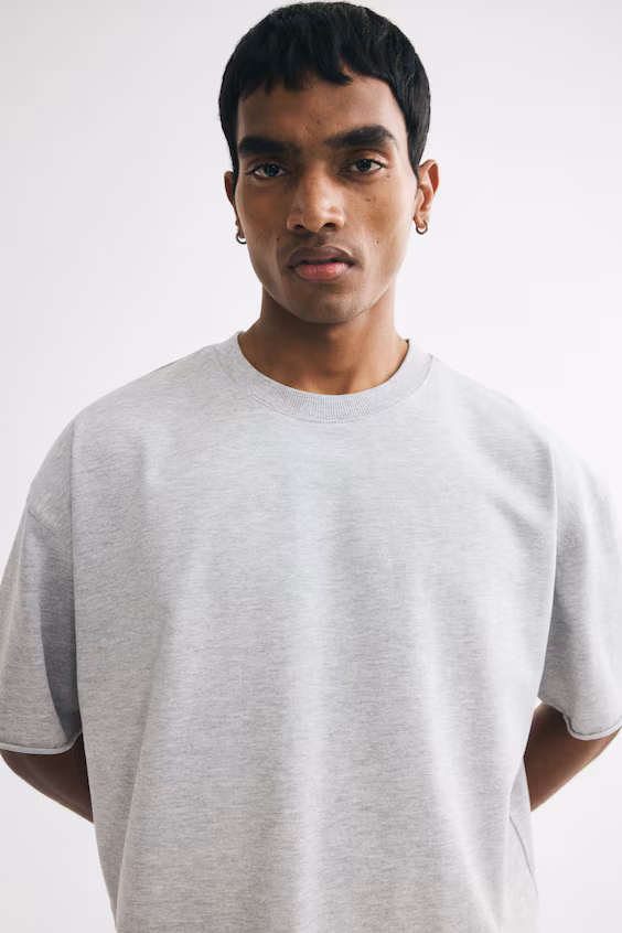 Футболка с квадратным силуэтом oversized fit