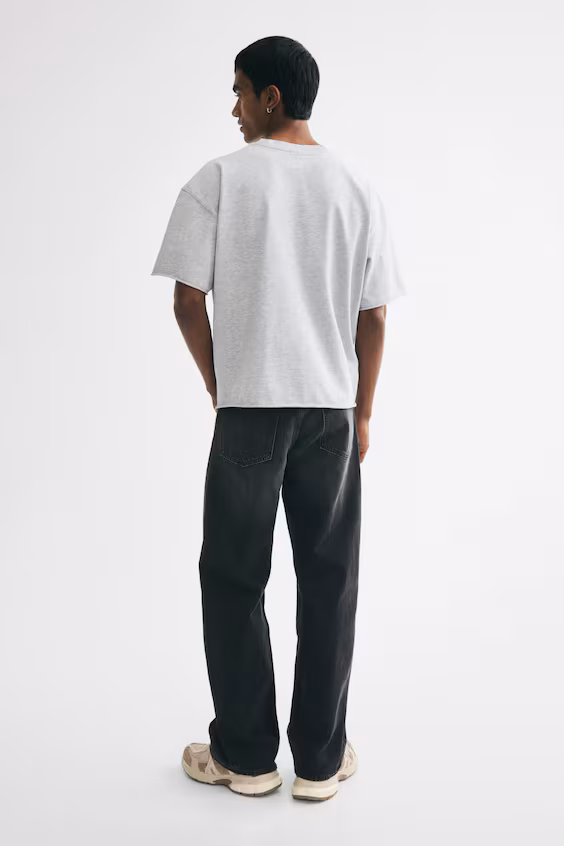 Футболка с квадратным силуэтом oversized fit
