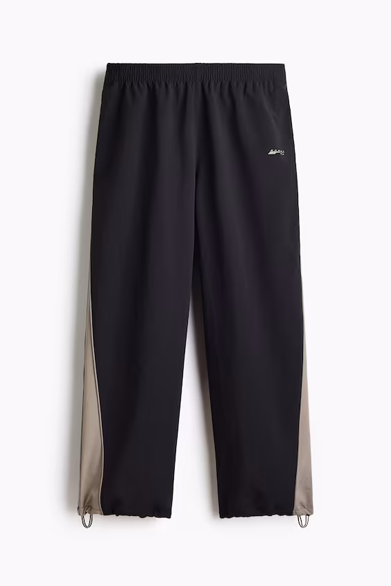 Спортивные брюки из нейлона свободного кроя