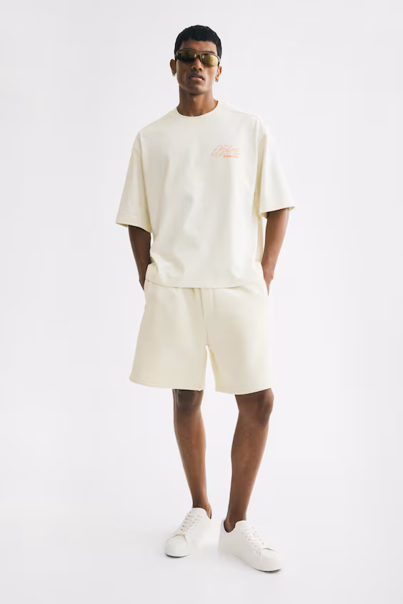 Футболка с квадратным силуэтом oversized fit