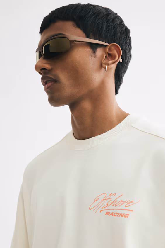 Футболка с квадратным силуэтом oversized fit