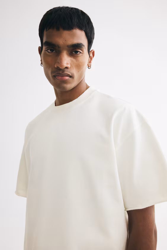 Футболка с квадратным силуэтом oversized fit