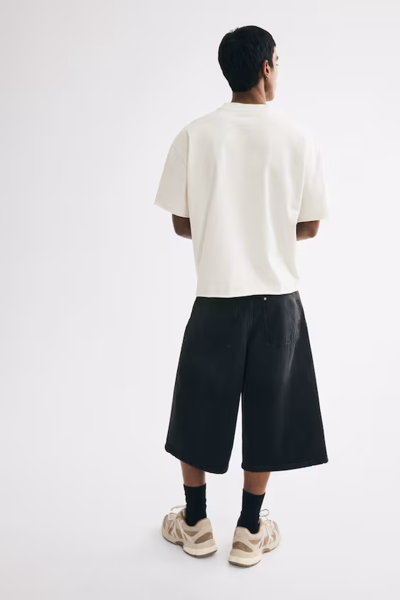 Футболка с квадратным силуэтом oversized fit