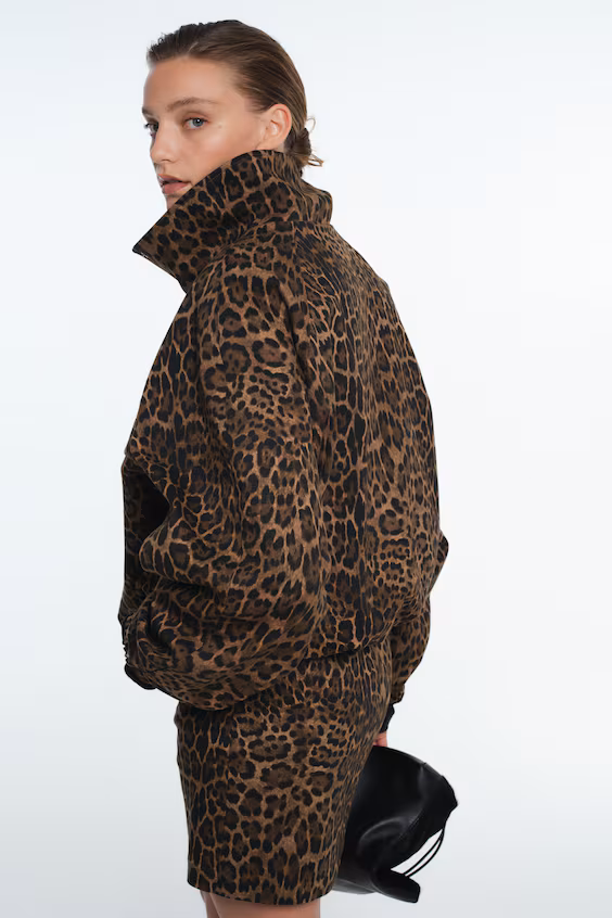 Комфортное oversize пальто с трубчатым воротником