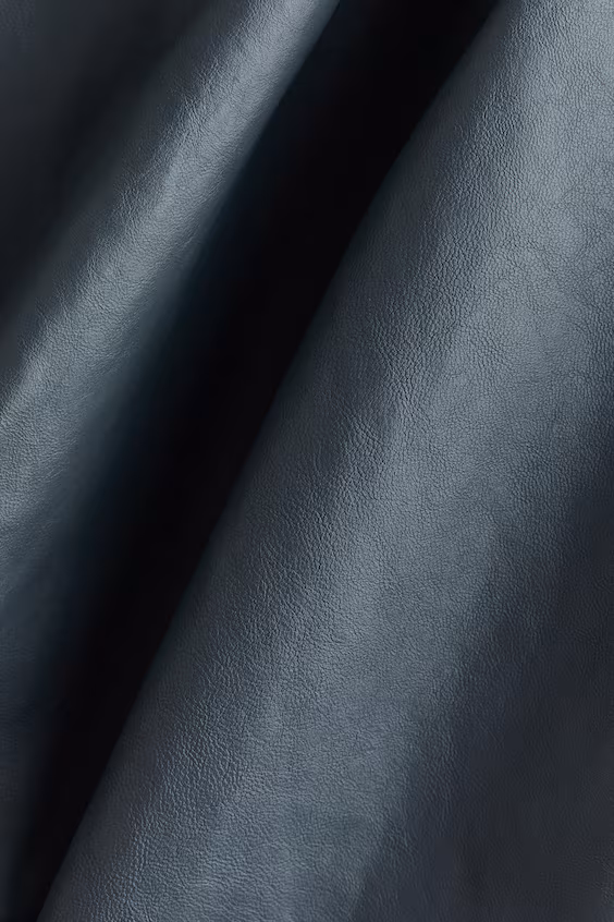 Пальто из ткани с объемными рукавами