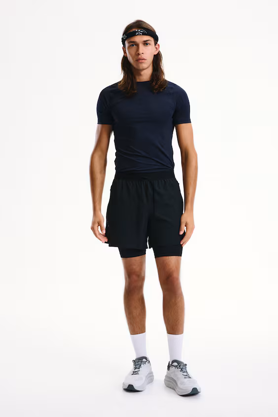 Спортивная футболка с технологией drymove™ облегающего кроя h&m