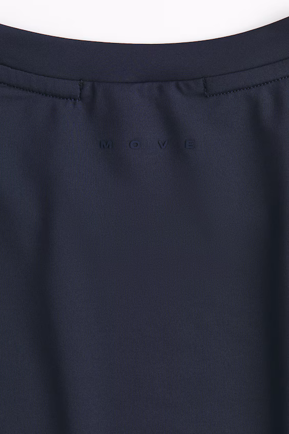 Спортивная футболка с технологией drymove™ облегающего кроя h&m
