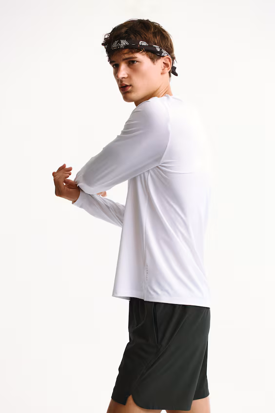 Спортивный свитер с технологией drymove™