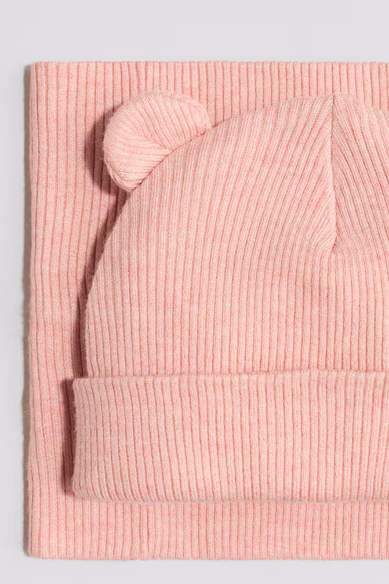 Комплект из двух частей: шапка и шарф h&m