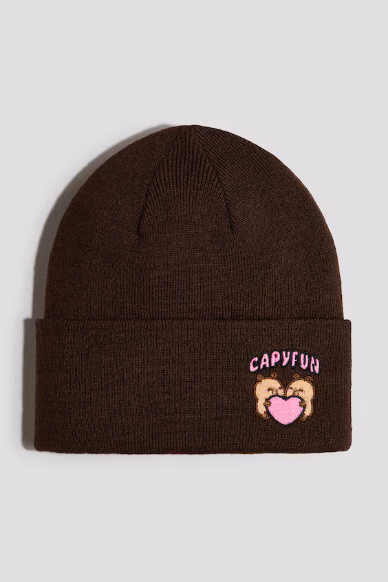 Шапка с узором capyfun