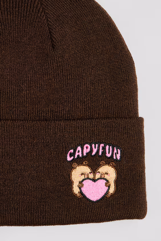 Шапка с узором capyfun